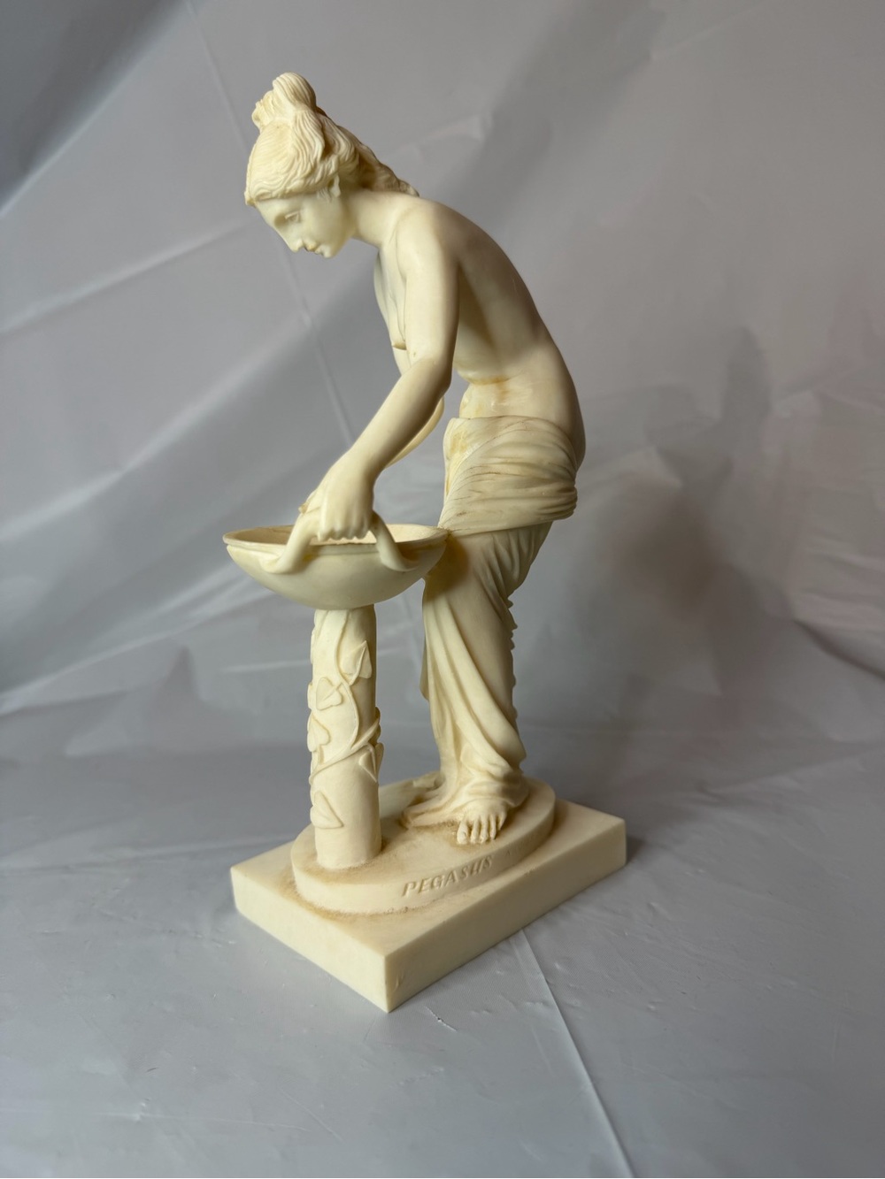 Vintage Hestia Figurine - Greek Goddess Of The Family - Picture 2 of 5